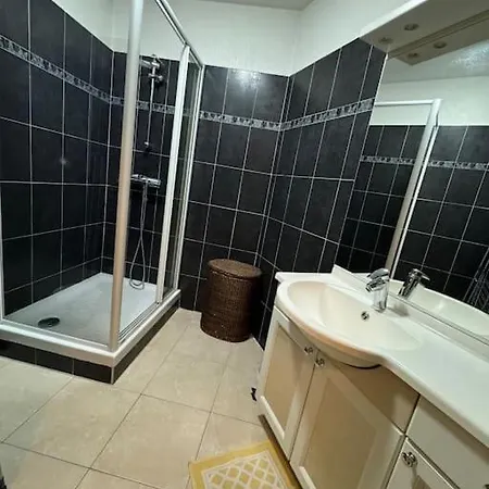14468 Deux Pieces Avec Piscine Apartment *